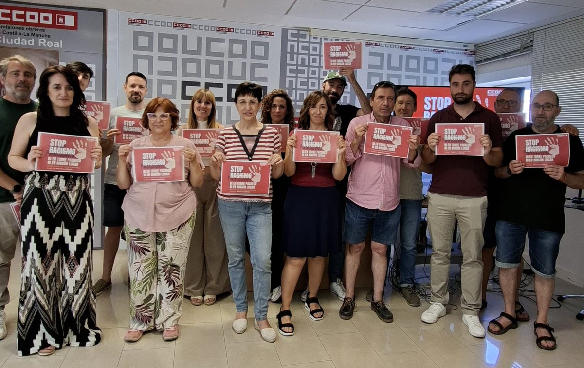 Esther Serrano Alcai (@ealcai) on Twitter photo Esta mañana hemos querido poner nuestro granito de arena, diciendo #StopRacismo. Lo que ocurrió en #TorrePacheco es violencia racista y está organizada.
Digamos, NO al silencio, NO al racismo, NO al odio en nuestros barrios✊ Esta mañana hemos querido poner nuestro granito de arena, diciendo #StopRacismo. Lo que ocurrió en #TorrePacheco es violencia racista y está organizada.
Digamos, NO al silencio, NO al racismo, NO al odio en nuestros barrios✊