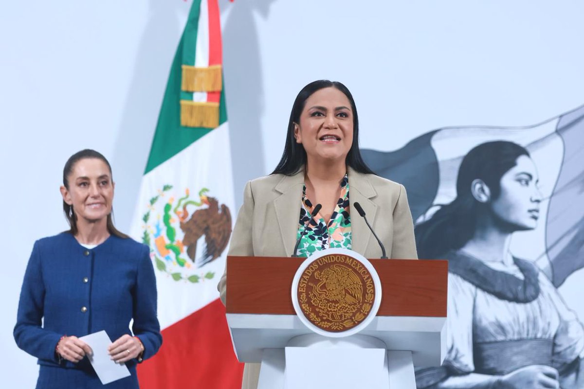 A_MontielR's tweet photo. En la #MañaneraDelPueblo, junto a la presidenta @Claudiashein, anunciamos el registro a la #PensiónMujeresBienestar para mujeres de 60 a 64 años, del 1 al 30 de agosto.
Se cumple el compromiso de entregar una pensión por y para las mujeres, que reconoce toda una vida de trabajo, cuidado y esfuerzo.

Nuestra presidenta Claudia Sheinbaum es la primera presidenta de México, y con ella #LlegamosTodas.💜

Ubica tu módulo y documentos en: https://t.co/qDcP7nqzUB
#EsTiempoDeMujeres
#PrimeroLosPobres