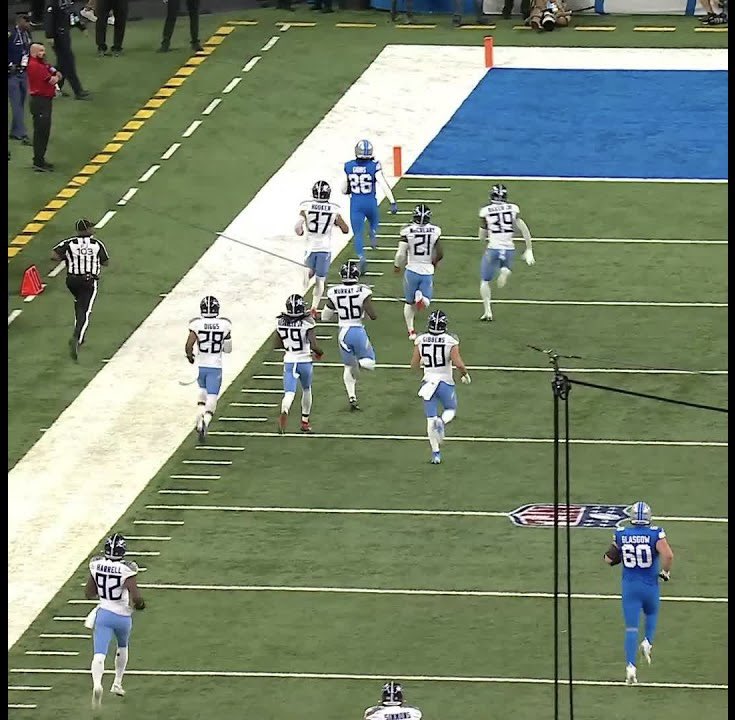 That1LionsFan's tweet image. still the craziest picture ever 😭😭