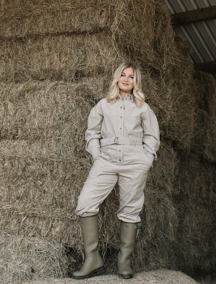 ClarksonsFarm1's tweet image. "Mums have reached out to say my daughters wanting to go into farming. Or I hear about four-year-old girls who want a toy tractor for Christmas, so that’s really nice" - The lovely Harriet