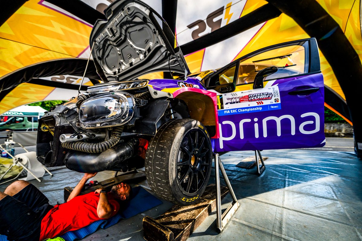 FIAERC's tweet image. Mechanics working their magic! 🤩🛠️