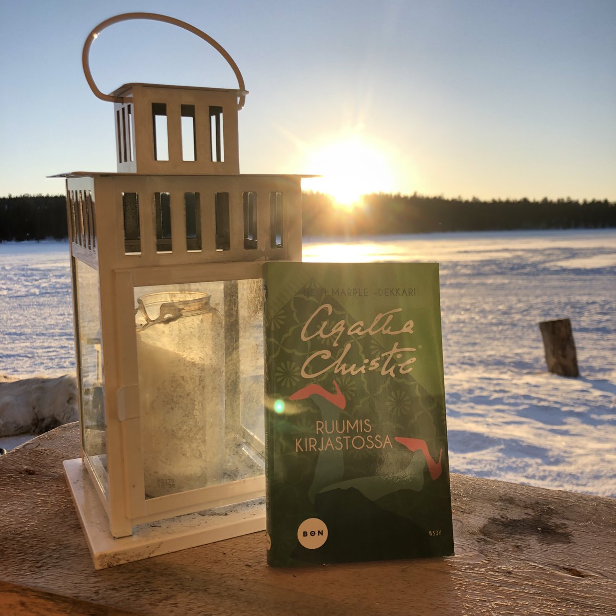 Summer sun, luxurious hotels, and murderous twists... 🏖️

Pull up a sun lounger and check out our reading list for all of Agatha Christie's best holiday stories with a twist.

🔗 bit.ly/HolidaysWithAT…