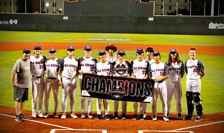 TJFinley3's tweet image. Last summer baseball tournament. Love this group of guys and will always be grateful for Coach @RobbieSinks , Duncan, @mike_uggla and @OHBASEBALLCLUB. We went out on top‼️ @PrepbaseballKY @WKU_Baseball @FHU_LIONS