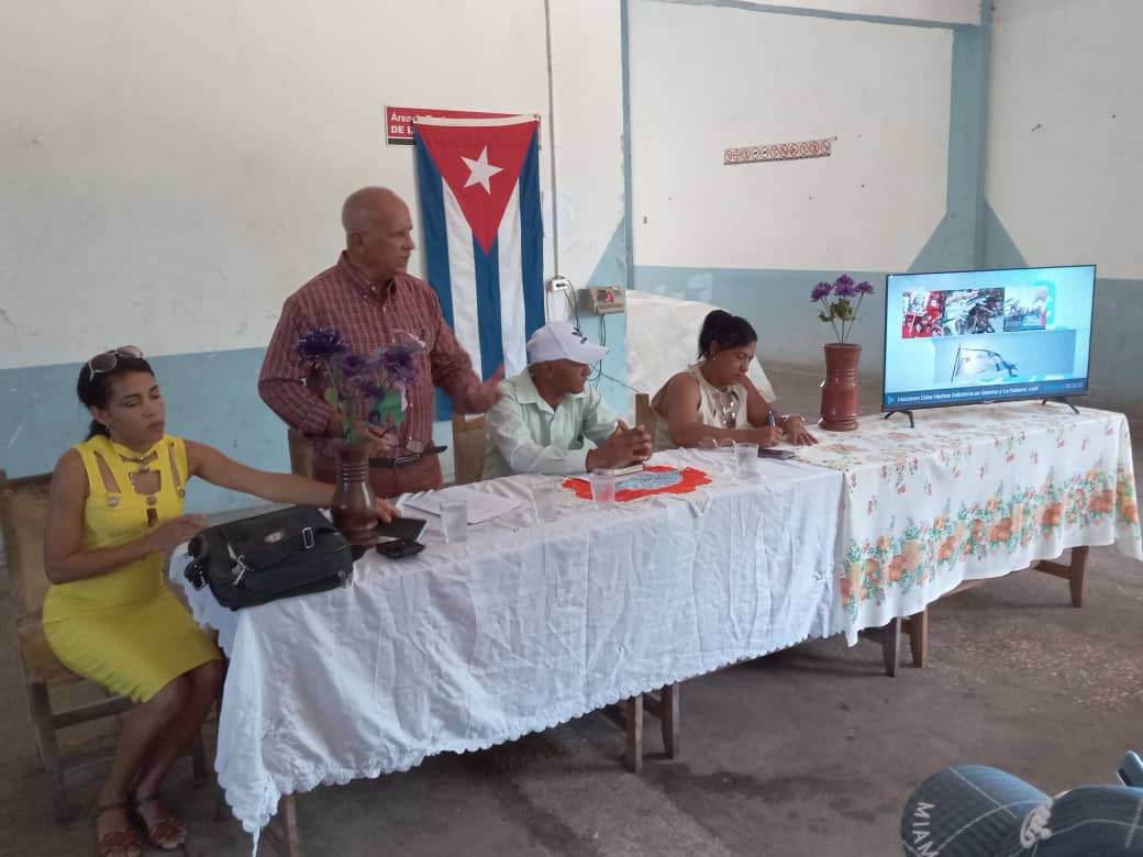 AlimGranma2021's tweet photo. Con la presencia de las autoridades del PCC y directivos de la EMPA GRANMA se desarrolla Plenaria del Delito en la UEB 656 Cauto Cristo. #EMPAGR @MincinCuba @GrupodAlimentos @BetsyDazVelzqu2. @YudelkisOrtizB. @YanetsyTerry @yaisdor24687 https://t.co/sgL3E6IReX