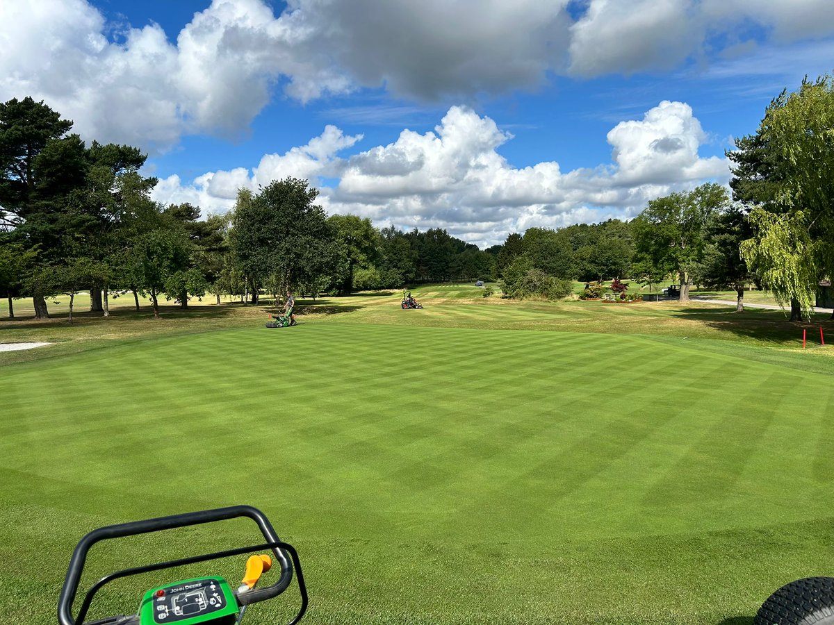 I Love it when a plan comes together. Thanks to <a href="/GKdavid_s/">David Stewart</a> for trusting the process 🙏 rainfall over the weekend, yet performance was off the charts for Club Champs. No sign of plant stress, a classy 12' 4" speed, and great colour. #TurfCare3PA <a href="/PlantFoodCo/">Plant Food Company</a> <a href="/rhizosolutions/">@rhizosolutions</a>