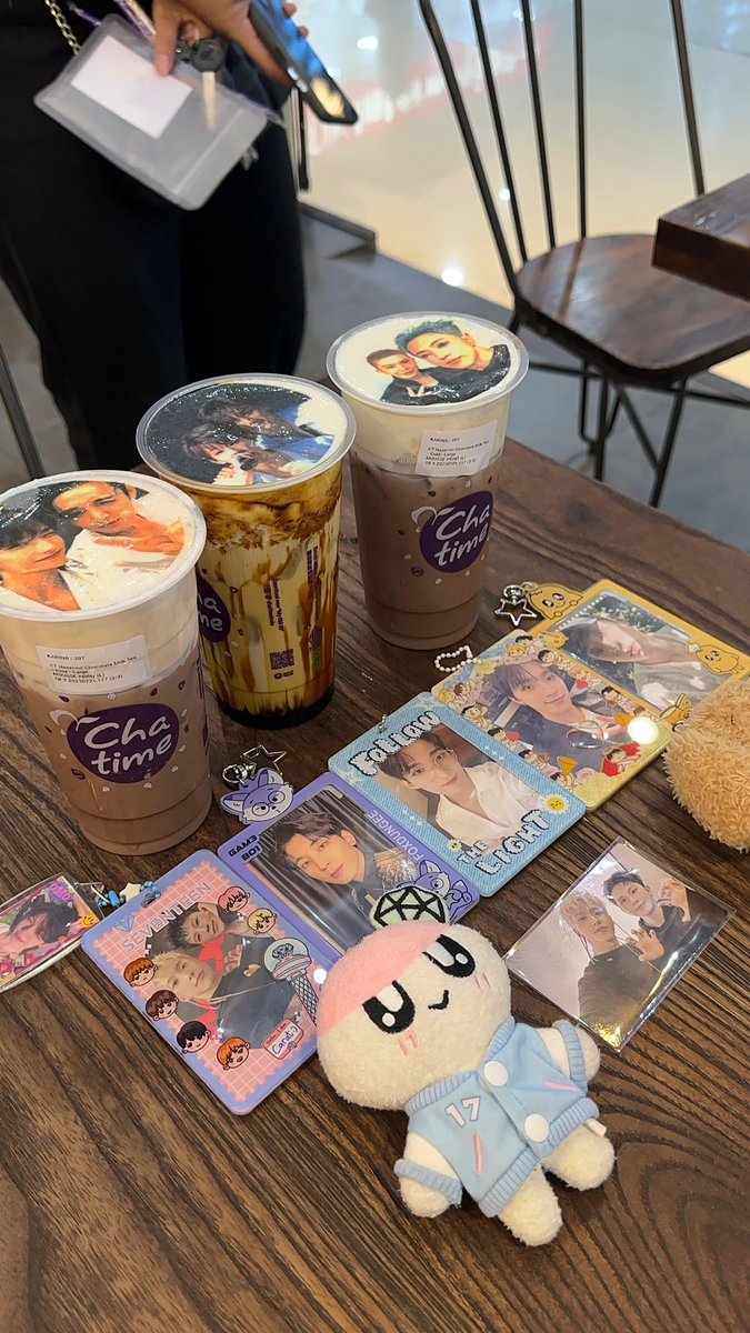 itsmozza_'s tweet image. Maaciw buat hari ini caratdeul @kyeomirin_ @marblelune 

Kita farewell untuk yang kedua kalinya yaa wkwk

Finally bisa ke chatime + photo box 🥳

 #HOWOODAYwithHWP