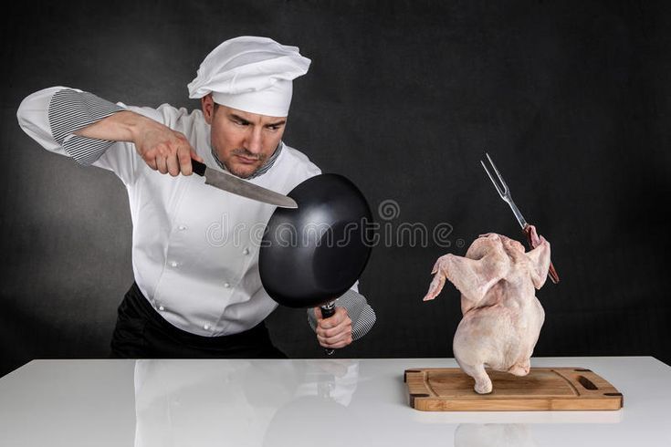 AnaMaycry's tweet image. my bet is on the chicken