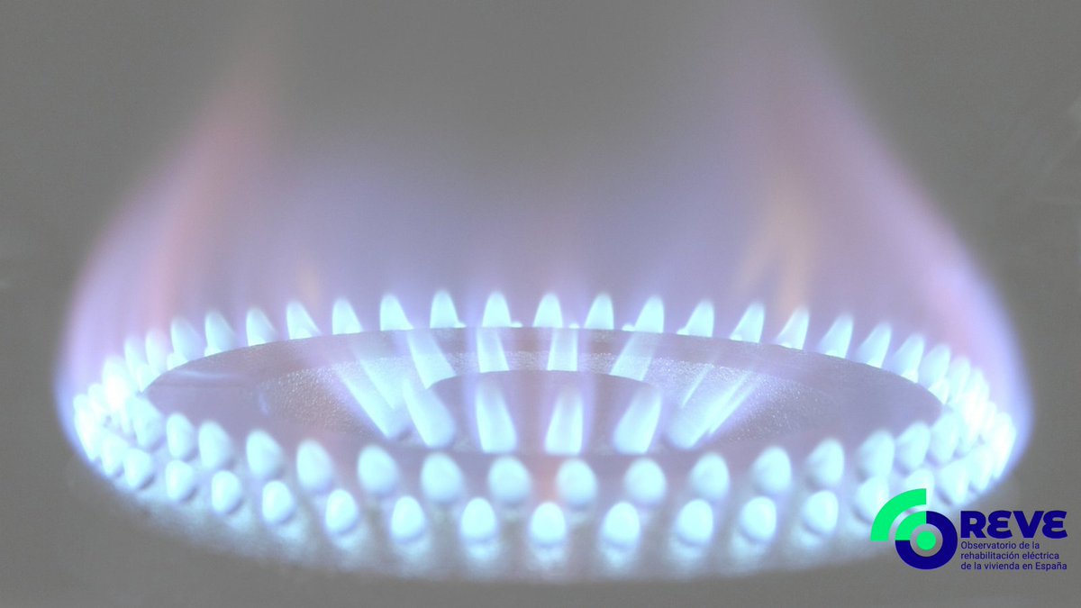 🔥 El consumo de gas natural en viviendas cayó un 26,7% entre 2010 y 2022.

La tendencia apunta a una sustitución progresiva por electricidad y otras fuentes renovables. 

📌 Más información en: oreve.es/informe/