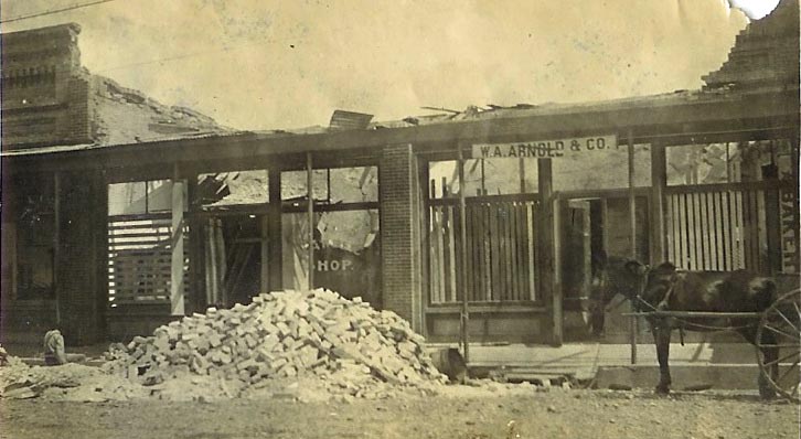 TexasTDI's tweet image. #OnThisDay: 1909
A hurricane creates a 20-foot storm surge destroying the town of Velasco (now Surfside) including the jail, school, and opera house.
Only eight buildings remained standing and 41 people died. bit.ly/flood-policy