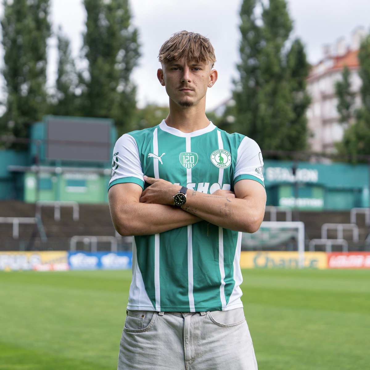 bohemians1905's tweet image. Profi smlouvu podepsal také Oliver Mikuda ✍🏻 Ten po letní přípravě zůstává v kádru A týmu 🅰️