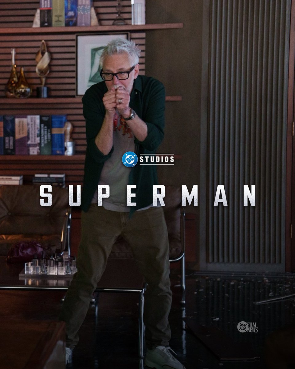 DCFilmNews's tweet image. Lex Luthor proudly displaying a framed photo of Mr. Handsome on his desk is one of the funniest details in ‘SUPERMAN’.