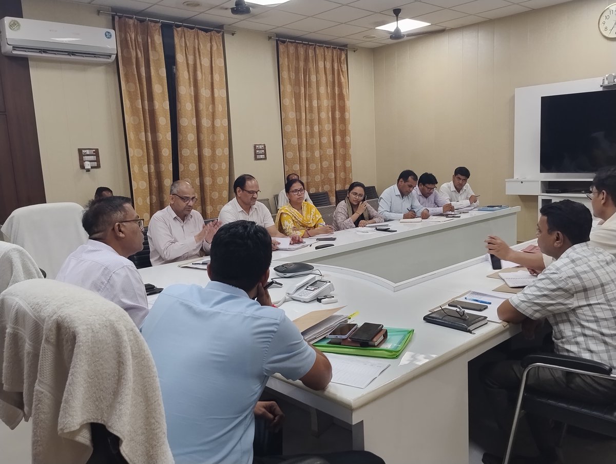 dmupsha's tweet image. राजस्व वादों की समीक्षा बैठक में अंश निर्धारण के लंबित वादों के निस्तारण की प्रक्रिया में तेजी लाने तथा तहसीलों में विभिन्न धाराओं के लंबित वादों की विस्तार से समीक्षा करते हुए निर्देशित किया कि पांच वर्ष से अधिक सभी वादों का निस्तारण 31 जुलाई तक शत-प्रतिशत सुनिश्चित किया जाए।