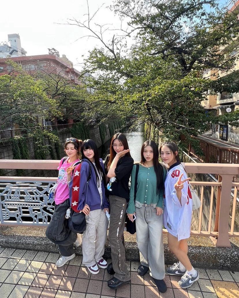 loxveishere's tweet image. 우리다시만나게되면있잖아
#뉴진스와_걷는_세번째_여름
어떤말부터해야할지생각했는데
#NewJeans_3rd_Anniversary
지금못다한사랑을하자는말을하고싶어
#Happy3rdNewJeansDay
좀있다다시만나면천천히깊게오래사랑하자
