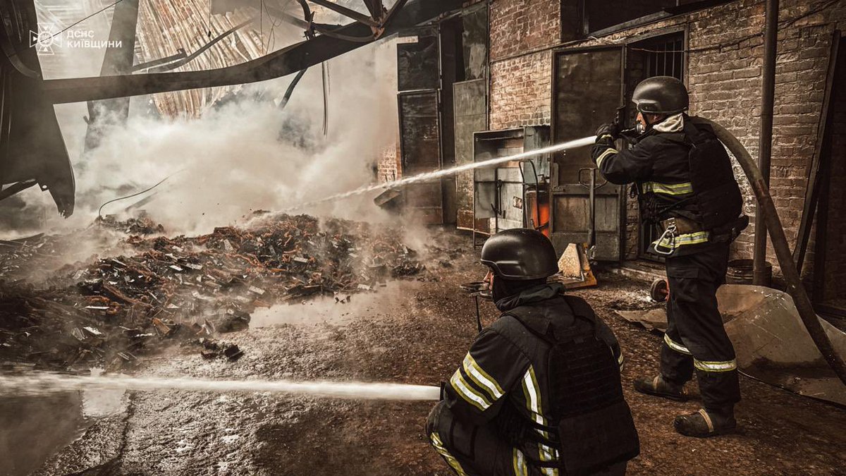 SergiyKyslytsya's tweet image. July 21. 50 - 7 =43 @ZelenskyyUa : «Rescue and emergency efforts are underway in our cities and communities following the Russian attack. Damage has been reported in Kyiv and the region, as well as in the Kharkiv and Ivano-Frankivsk regions. Attack drones were also intercepted…