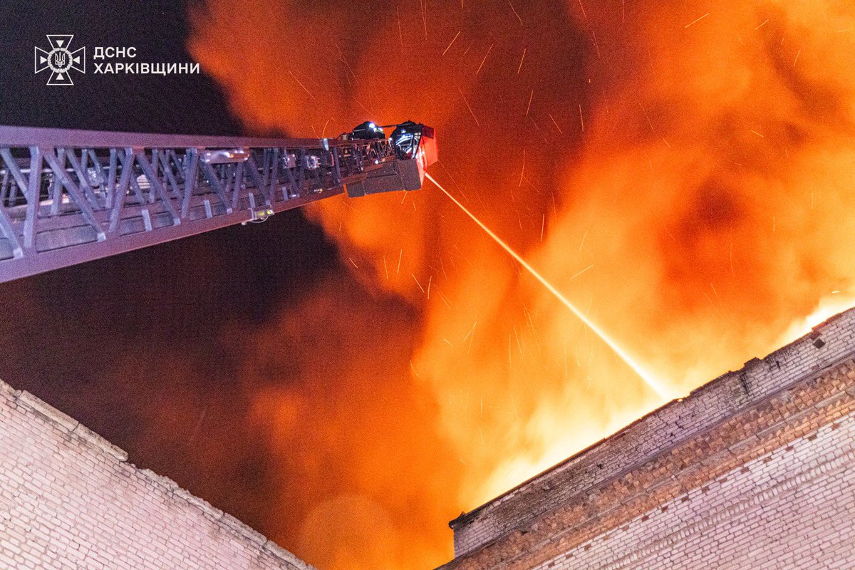 SergiyKyslytsya's tweet image. July 21. 50 - 7 =43 @ZelenskyyUa : «Rescue and emergency efforts are underway in our cities and communities following the Russian attack. Damage has been reported in Kyiv and the region, as well as in the Kharkiv and Ivano-Frankivsk regions. Attack drones were also intercepted…