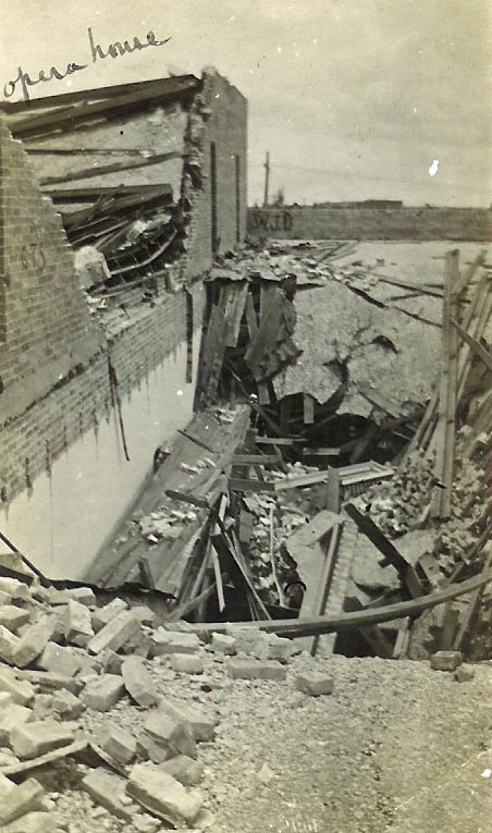 TexasTDI's tweet image. #OnThisDay: 1909
A hurricane creates a 20-foot storm surge destroying the town of Velasco (now Surfside) including the jail, school, and opera house.
Only eight buildings remained standing and 41 people died. bit.ly/flood-policy