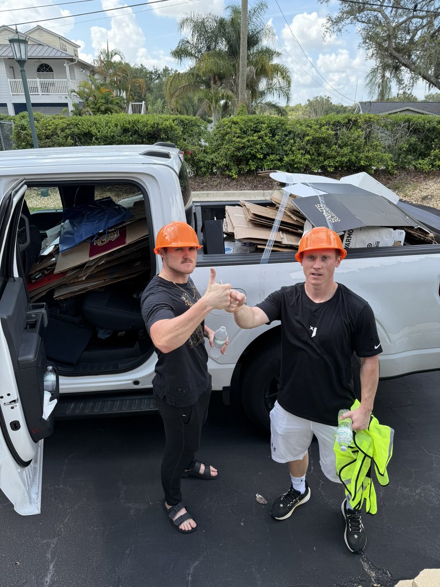 BarstoolGruden's tweet image. Taking all the cardboard from our boxes to the dump and there’s a lot of it!