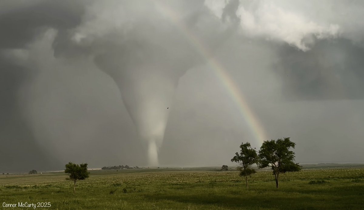 23cmcpadres's tweet image. I can’t believe another year out on the Plains is over. 2 months on the road this year, and this was year 15 of chasing storms for me. Frustrating year, but the 4-5 great days made up for it. 284 days until May 1st, 2026!
( Photos are Dickens, NE. 6/16/25.)
#WxTwitter #NeWx