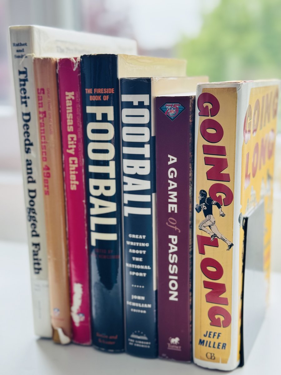 Pigskin_Books's tweet image. 🕵️ The football book detective.
You won’t find many of these at your local bookstore, but you’ll find them on Pigskin Books.
Reviews, retrospectives, and rediscoveries.
📚 pigskinbooks.com
#FootballBooks #NFLBooks