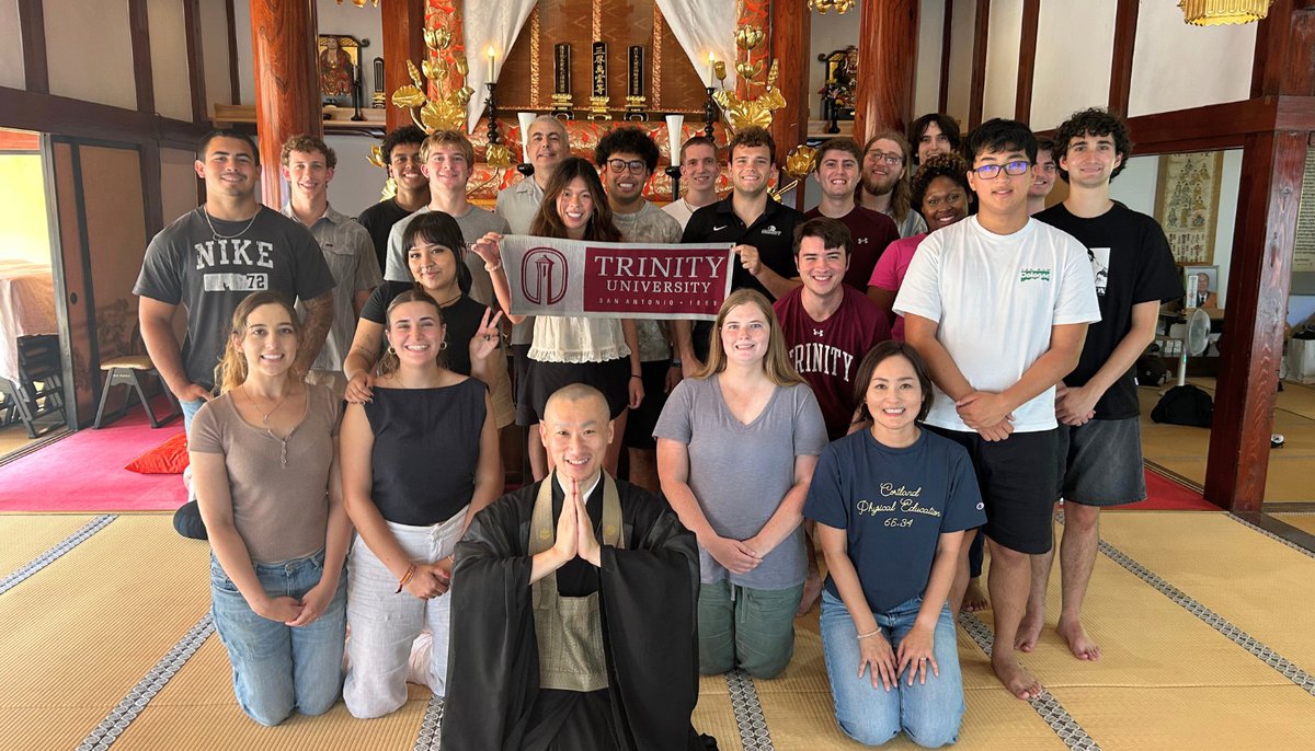 Trinity_U's tweet image. This summer, Tigers in the Trinity in Japan program spent six weeks learning about the country’s society, business economy, politics, and traditions. This annual faculty-led trip gives students the chance to earn class credit while immersing themselves in Japanese culture.