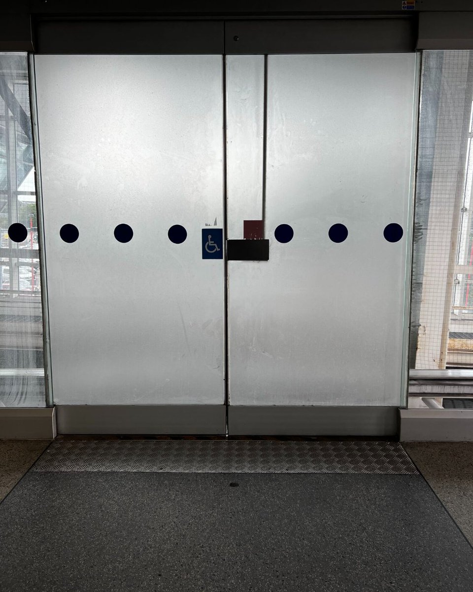 ChequerplateUK's tweet image. Aluminium chequer plate kickplates have been installed at various locations within Birmingham Airport✈️
Installing checker plates on walls, doors, and corners in bustling transport hubs like airports can safeguard against accidental damage from rolling suitcases or trolleys🧳