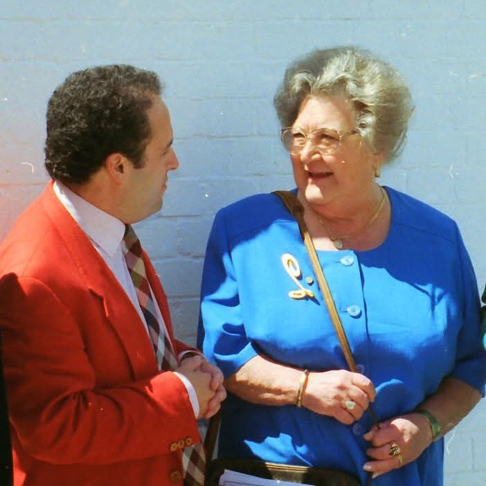 MorrisBrightMBE's tweet image. Remembering one of the loveliest of British comedy character actresses Mollie Sugden, born this day 1922. Here at @ElstreeStudios in 1999 unveiling a plaque to Are You Being Served? with fellow cast members. The happiest of days. And I am unanimous in that!