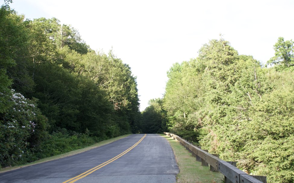 BlueRidgeNPS's tweet image. Today, July 21, the Parkway opened from milepost 305.2, near Beacon Heights and U.S. 221, to milepost 317.5, at U.S. 221 near the Linville Falls community. This is the first Helene recovery project to be completed, and more coming soon!

Read More ⬇️
ow.ly/qIOX50WsFw1
