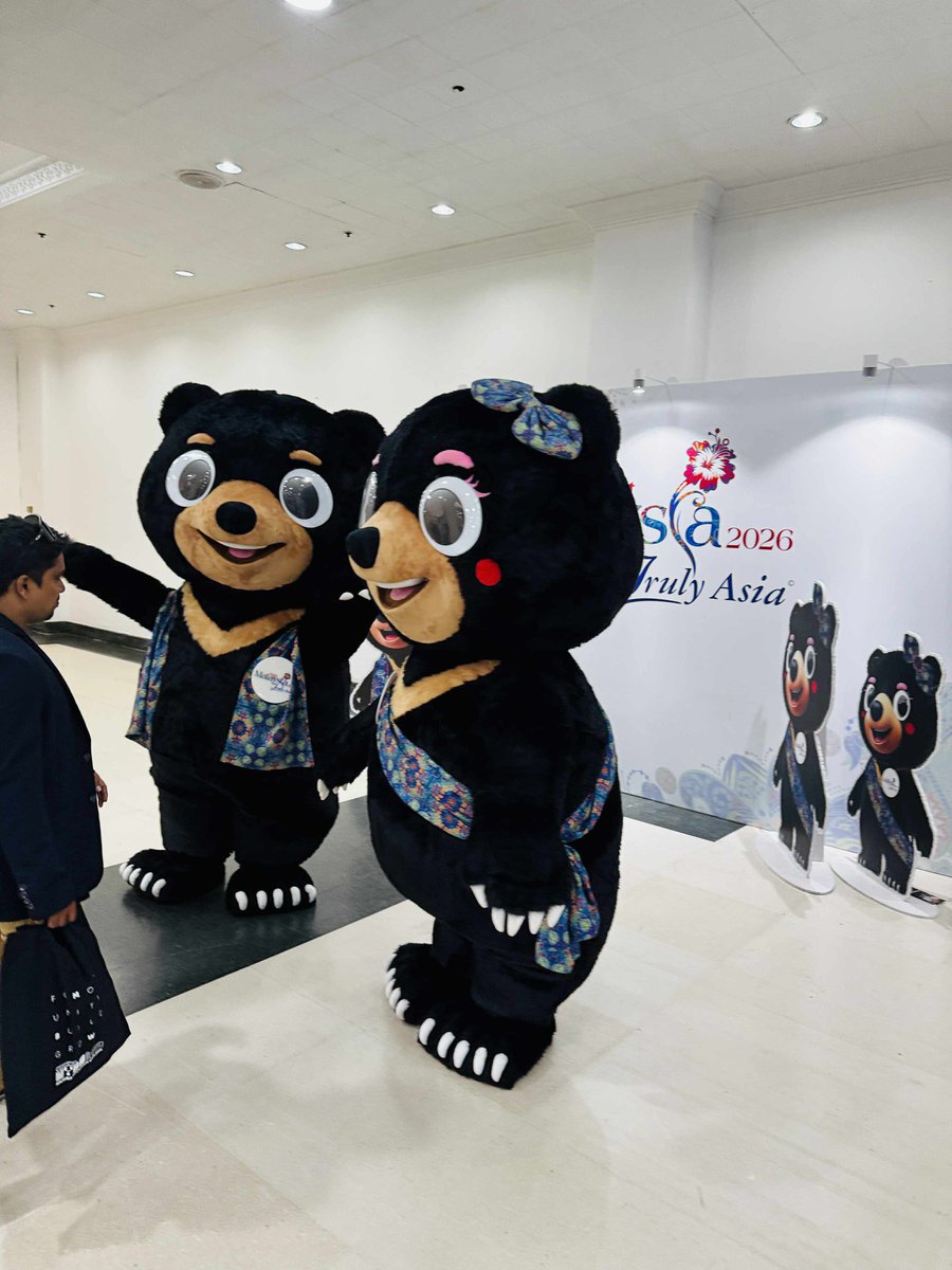 WizoLayer's tweet image. Today at Malaysia Blockchain Week 🇲🇾
The #WizoLayer team is exploring exciting innovations, networking with top-tier projects, and pushing boundaries in Web3.
Big things are brewing - stay tuned! 🚀💥
#Malaysia #BlockchainWeek #WIZO