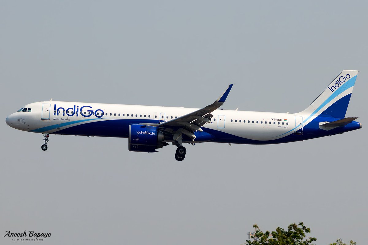 aneesh_bapaye's tweet photo. #MeansBusiness ... 
@IndiGo6E @Airbus A321-252NX [VT-ICH] with the special ' Means Business ' decals to celebrate launch of business class ' #IndigoStretch ' cabin on short final rwy 27 at @CSMIA_Official Mumbai as 6E675 / IGO675 from Delhi (DEL) .

#IndiGo #airbus #avgeek https://t.co/W3nrOfW23M