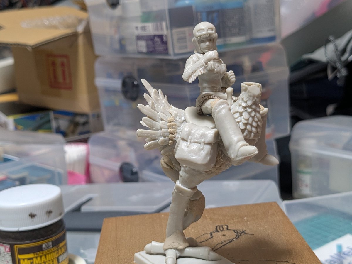 AosBjnMFQ2uA1oT's tweet image. ツクダ版カイに乗るナウシカ
あまり進んでません。
カイの横に付くバッグは接着面が不安なので真鍮線で軸打ちしてます。塗装後に接着できるので、やっといた方がよいです。バッグのプラが厚いので出来る芸当。
脚とベースも軸打ちしてます。
ガレキ寄りのプラモですな。
#美ん美んガールズコンペ