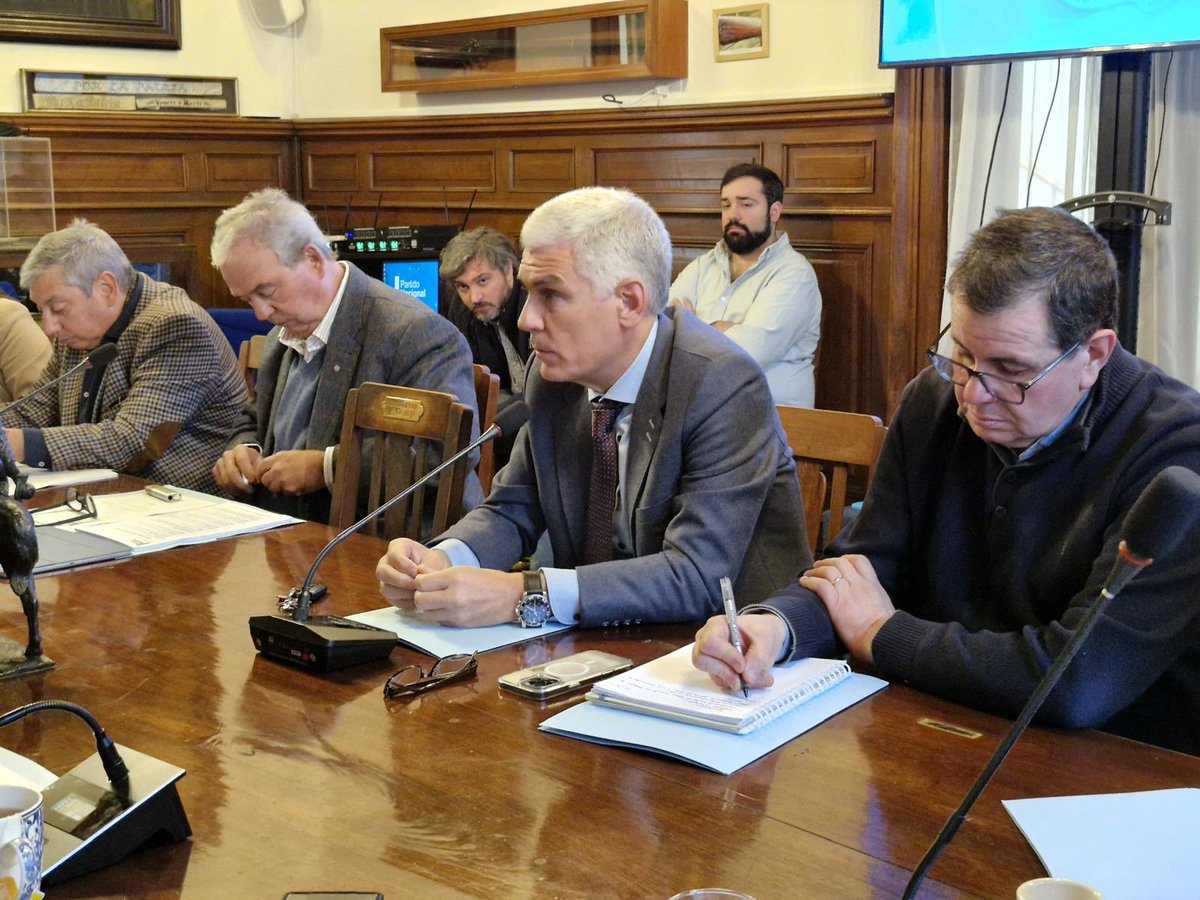 Rodrigo Goñi Reyes (@diprodrigogoni) on Twitter photo Con orgullo y compromiso, asumimos en el Directorio del <a href="/PNACIONAL/">Partido Nacional</a>. Valoramos la decisión de <a href="/AlvaroDelgadoUy/">Alvaro Delgado</a> de renunciar al Senado porque responde de la mejor manera a las actuales circunstancias políticas y los desafíos de futuro, que exigen abordar la dirección partidaria Con orgullo y compromiso, asumimos en el Directorio del <a href="/PNACIONAL/">Partido Nacional</a>. Valoramos la decisión de <a href="/AlvaroDelgadoUy/">Alvaro Delgado</a> de renunciar al Senado porque responde de la mejor manera a las actuales circunstancias políticas y los desafíos de futuro, que exigen abordar la dirección partidaria
