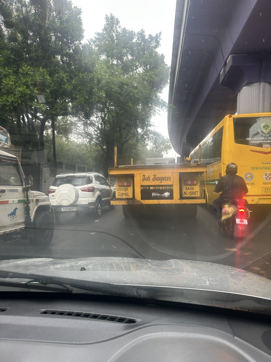 Sandeepagg74's tweet photo. @Jointcptraffic this is evening 4PM and a big truck at Hope farm junction..due to underpass work start traffic is already in mess. Can trucks not be avoided from city areas!! https://t.co/8R7ez5VNbW