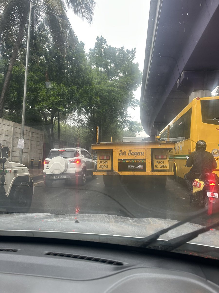 Sandeepagg74's tweet photo. @Jointcptraffic this is evening 4PM and a big truck at Hope farm junction..due to underpass work start traffic is already in mess. Can trucks not be avoided from city areas!! https://t.co/8R7ez5VNbW