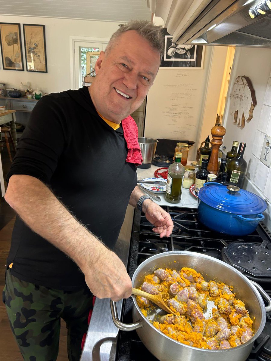 JimmyBarnes's tweet image. Sardinian sausage pasta. My turn in the kitchen tonight. Have a good week. I’ve had a good break, work starting again, here we go.