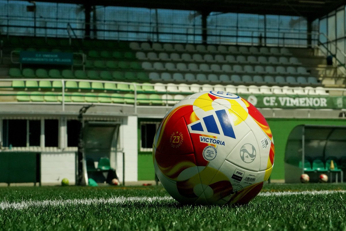 ¡𝐄𝐬𝐭𝐨 𝐚𝐫𝐫𝐚𝐧𝐜𝐚! 🔥

Hoy a las 20:00 dará comienzo la Temporada 2025/26 en La Vidriera con el primer entrenamiento del primer equipo, al que se suma el jugador del filial Nacho Rodríguez 👏

A por una nueva temporada 💚