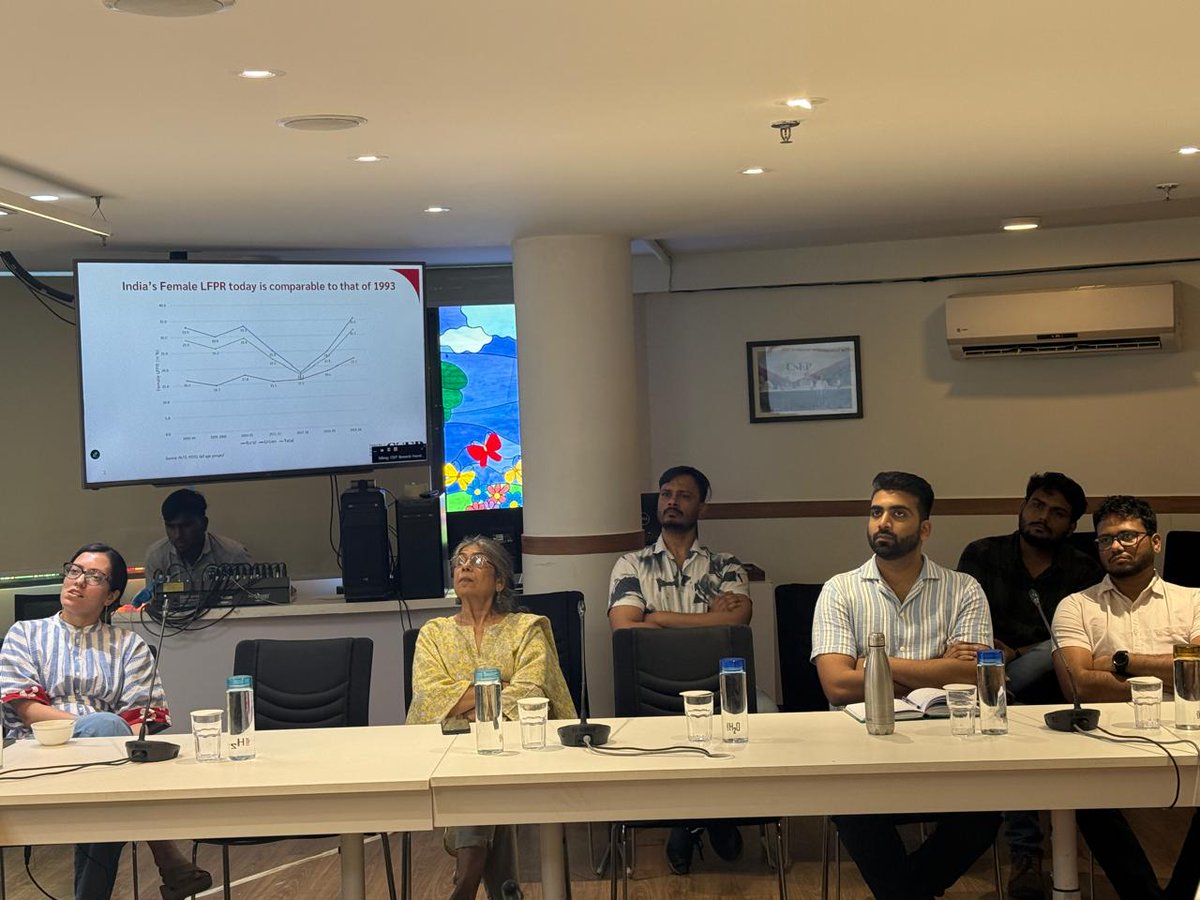 CSEP_Org's tweet image. Why is India’s female labour force participation still so low? 📉Shishir Gupta & Aalhya Sabharwal at a recent Brown Bag presentation highlighted it’s not just about education or social norms, demand for women’s work matters too. Policies must address both supply and demand to…