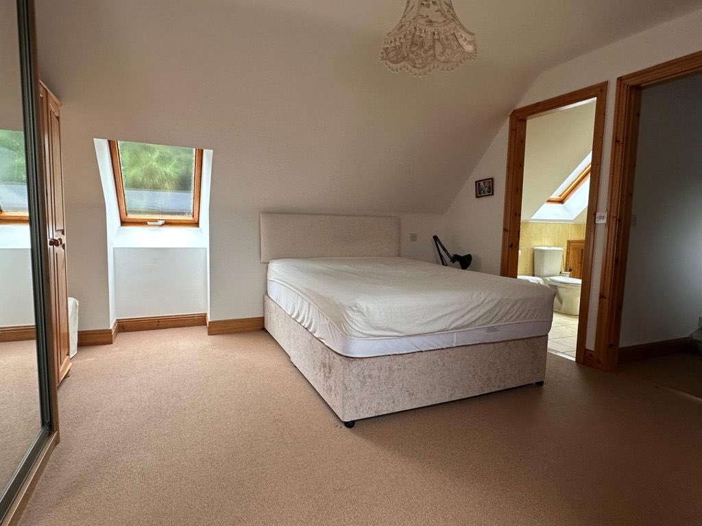 THEHomeshareIE's tweet image. 🚨 Opportunity Alert: Female Sharer Only! 🚨
🏡 Looking for a peaceful, affordable home in beautiful East Cork?
Here's your chance! Share a spacious rural house just 1km from Killeagh with an independent older lady seeking friendly company and the reassurance of not living…