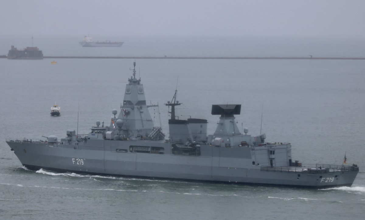 Rockhoppas's tweet image. Leaving in the mist and rain the German frigate FGS Sachsen in the Sound this morning. westwardshippingnews.com
contact@westwardshippingnews.com