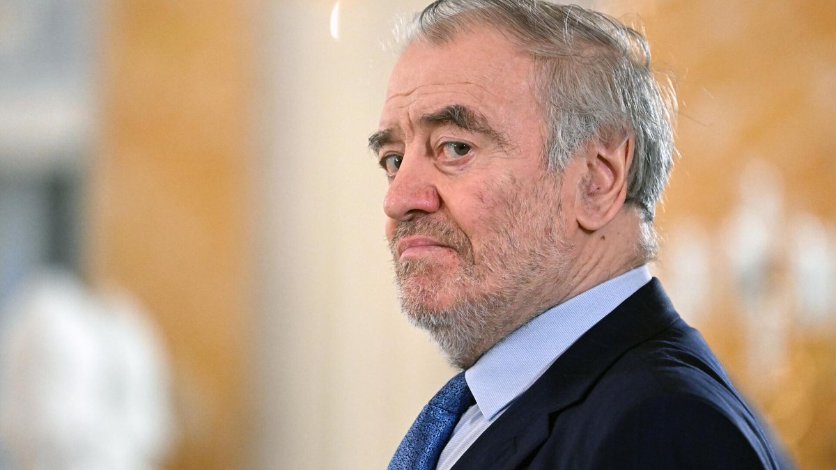 В Италии отменили концерт под управлением Валерия Гергиева

Руководство Королевского дворца в Казерте отменило симфонический концерт под управлением дирижера Валерия Гергиева, запланированный на 27 июля, сообщило национальное агентство ANSA.

За отмену концерта Геригева в Италии