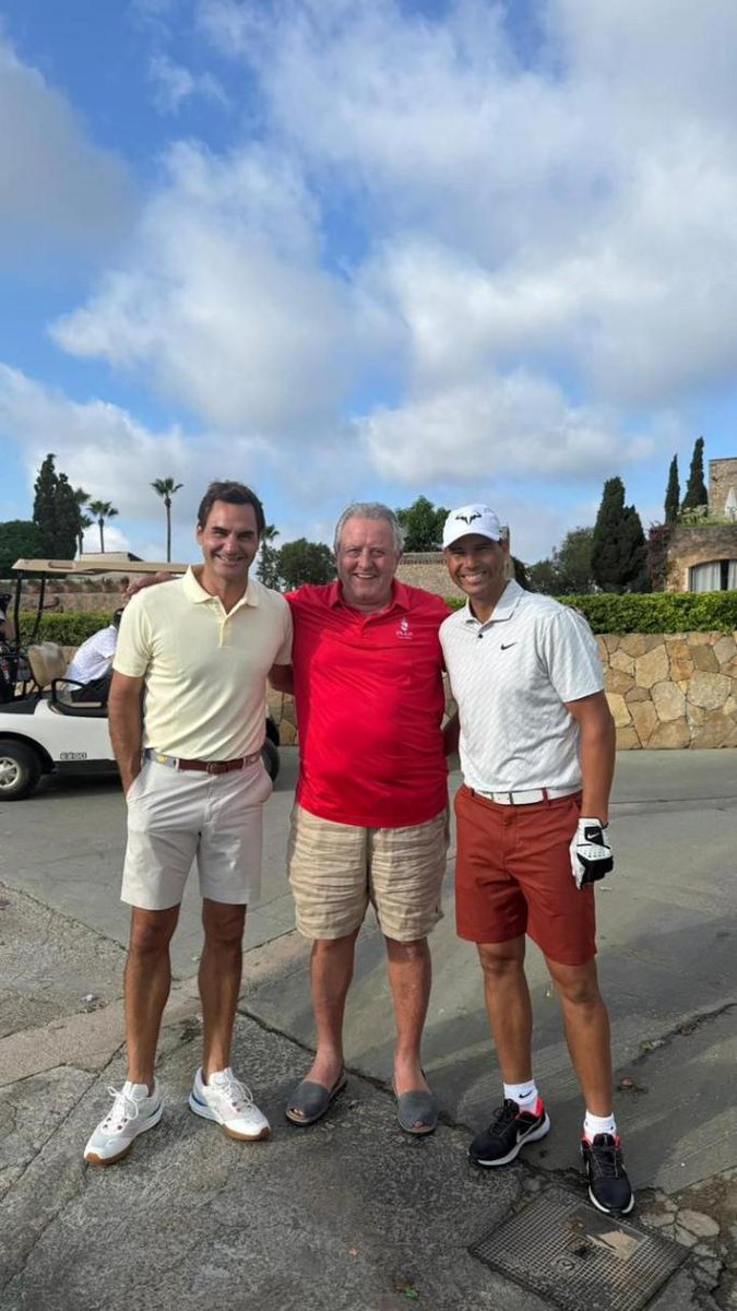 norinchi_df's tweet image. Rafa Nadal and Roger Federer reunite for a morning of golf in Mallorca.
Tennis legends swap rackets for golf clubs😄
🎾🏌️
Source : Majorca Daily Bulletin