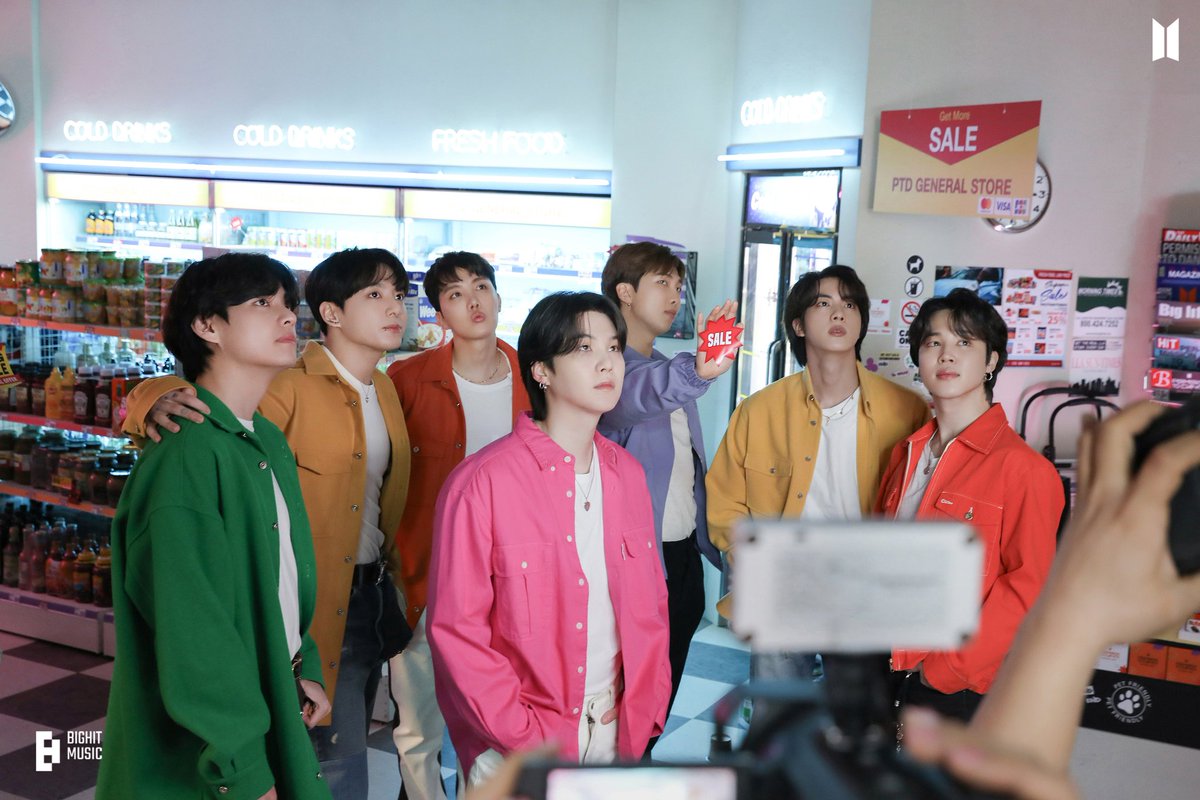 BTS_GerARMY's tweet image. Es gibt neue Concept Photos von PTD On Stage Live! 🥺💜
Alle Fotos findet ihr hier: 👇🏼
🔗weverse.io/bts/media/1-16…
Was ist euer Lieblingsbild? 👀