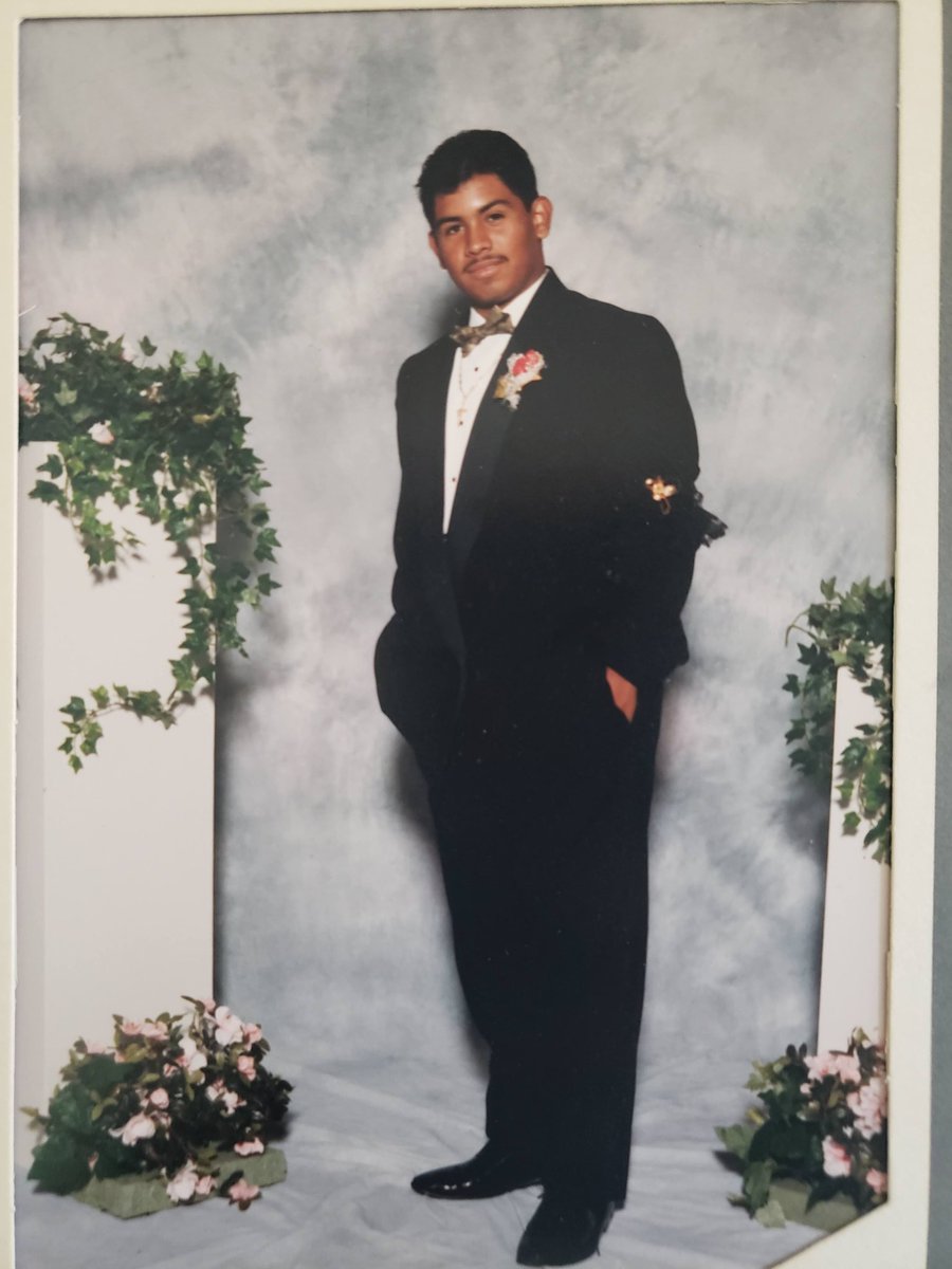 DetroitMade1975's tweet image. #weightloss #journey #life After H.S. I struggled w/my weight over the years. Reaching 280 lbs at one time. For many yrs 250lbs was the norm. Just recently after changing my habits, I'm down to 200lbs. My goal is to reach 170. I've gone from a 46w down to a 36w. It feels amazing