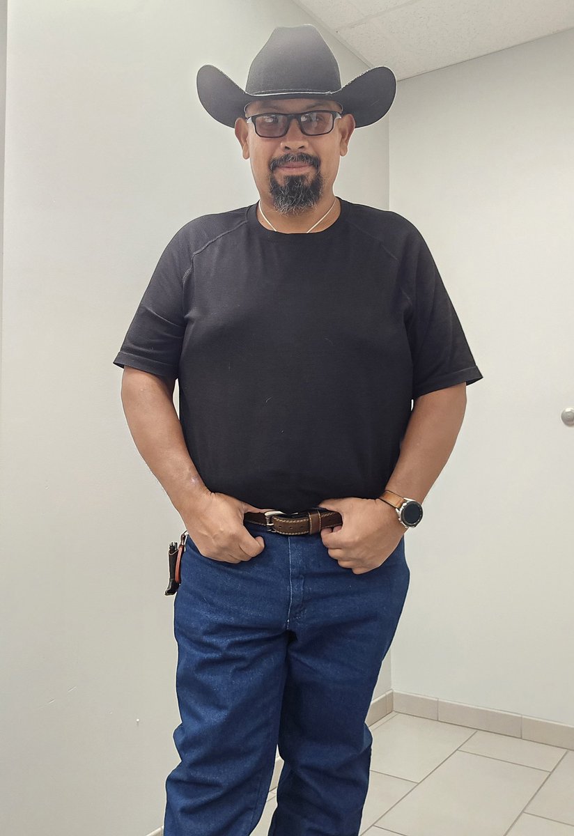 DetroitMade1975's tweet image. #weightloss #journey #life After H.S. I struggled w/my weight over the years. Reaching 280 lbs at one time. For many yrs 250lbs was the norm. Just recently after changing my habits, I'm down to 200lbs. My goal is to reach 170. I've gone from a 46w down to a 36w. It feels amazing