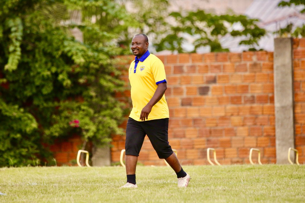 HeartsOfOakGH's tweet photo. 🔴🟡🔵 | 🌳
Pre-season 2025/26 starts TODAY at 3PM 💪 at the Hearts Sports Complex, Kpobiman.
The grind begins now… Who’s ready?
#FirstDayBack #PreSeasonMode https://t.co/C45gA1av49