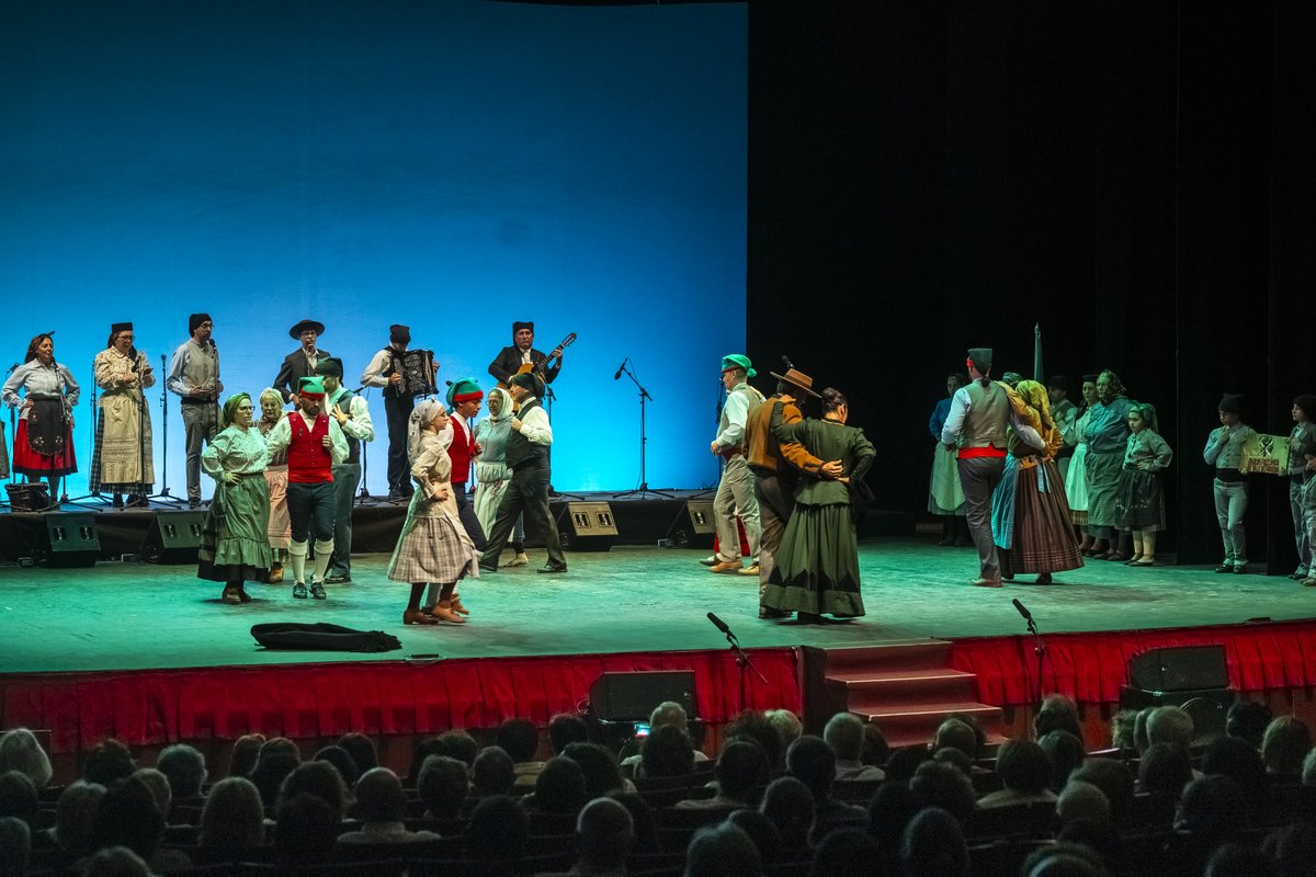 🌍💃¡Gracias por vivir con nosotros el folklore!
El Festival I. de Folklore de Extremadura finalizó con una emotiva gala de clausura el 19 de julio

Una noche en la que celebramos la riqueza de la danza, la música y la tradición con grupos de 🇪🇸 y de distintos rincones del mundo