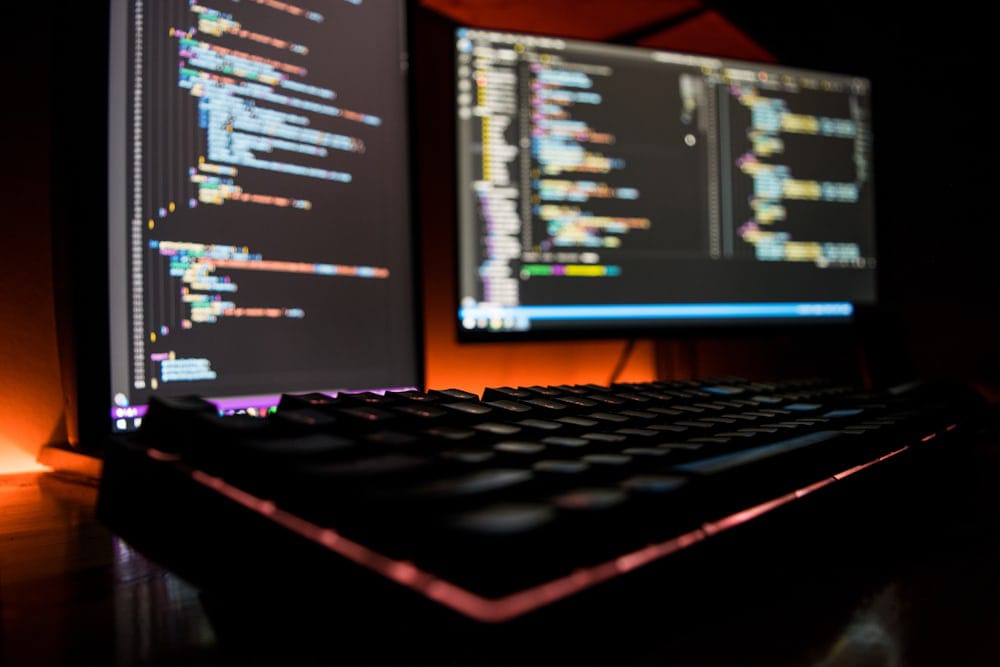 DhruvJohri_'s tweet image. 👋 Hi! I&apos;m @DhruvJohri_  

📱 Latest tech updates (explained simply)  
💻 Programming tips that actually work
🚀 Job opportunities in tech

Daily insights to fuel your coding journey 
Follow for positive tech content that helps you grow! 
#TechUpdates #Programming #CareerGrowth