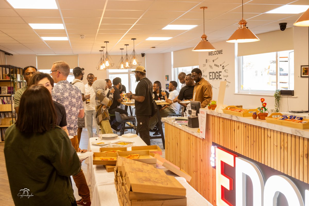 hullfrontend's tweet image. Yorkshire Dev Social moments you won’t want to miss…
Thank you so much for joining us at the Yorkshire Dev social, your presence made a difference - what a fabulous evening.
It was great to see around 30 people in attendance, Derby, Wakefield, York, Hull, Grimsby, Beverley