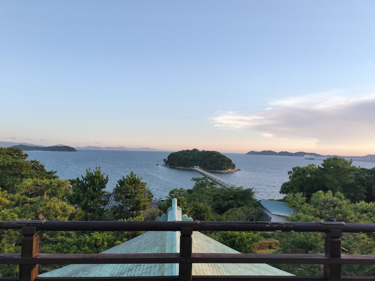 magusofthemoon1's tweet image. 蒲郡クラシックホテルに宿泊。風光明媚な景色を堪能できて良いですね。
去年から切実にクラシックホテル制覇をしたいという欲求に駆られ、日本各地を旅行しています。異形コレクショングランドホテルの2冊の影響が大きいですね。しかも今年の秋に3冊目のグランドホテルが出るようなので楽しみです。