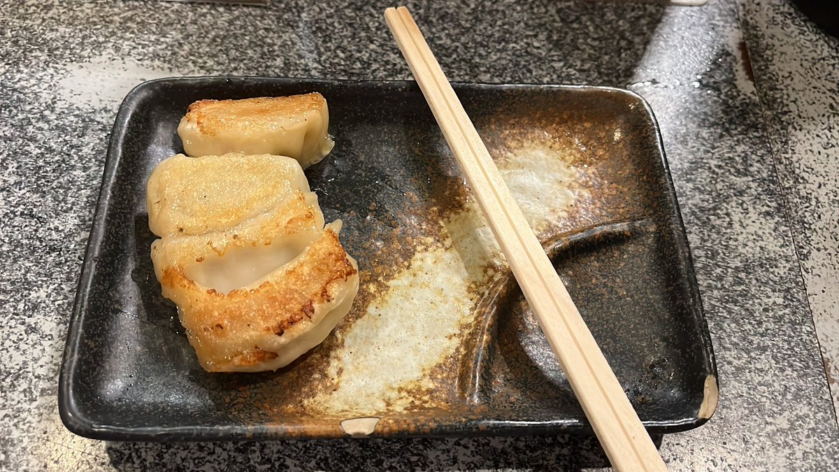 サービス餃子いつもより多い気がする…
#あぶらー亭