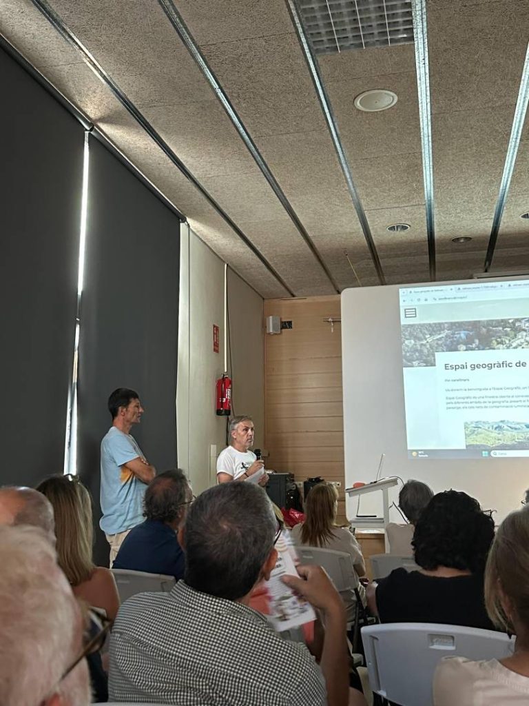 De part d'en <a href="/JoanSolerGi7/">Joan Soler i Gironès</a>, presentació del nou Espai Geogràfic de Rellinars amb el nostre Alumni Marc Malgosa com un dels seus artífexs. L'acte (fet ahir diumenge) va comptar amb la participació en Dani Ramírez, conegut meteoròleg de <a href="/som3cat/">3Cat</a> 👏👏
cerellinars.cat/2025/07/07/pre…